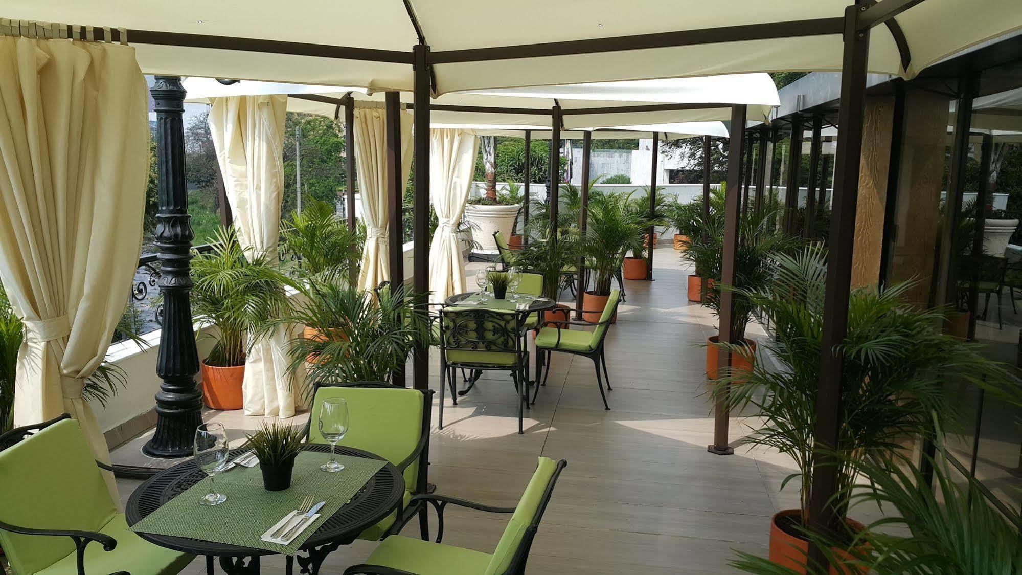 Hotel Cosmos Cali Ngoại thất bức ảnh